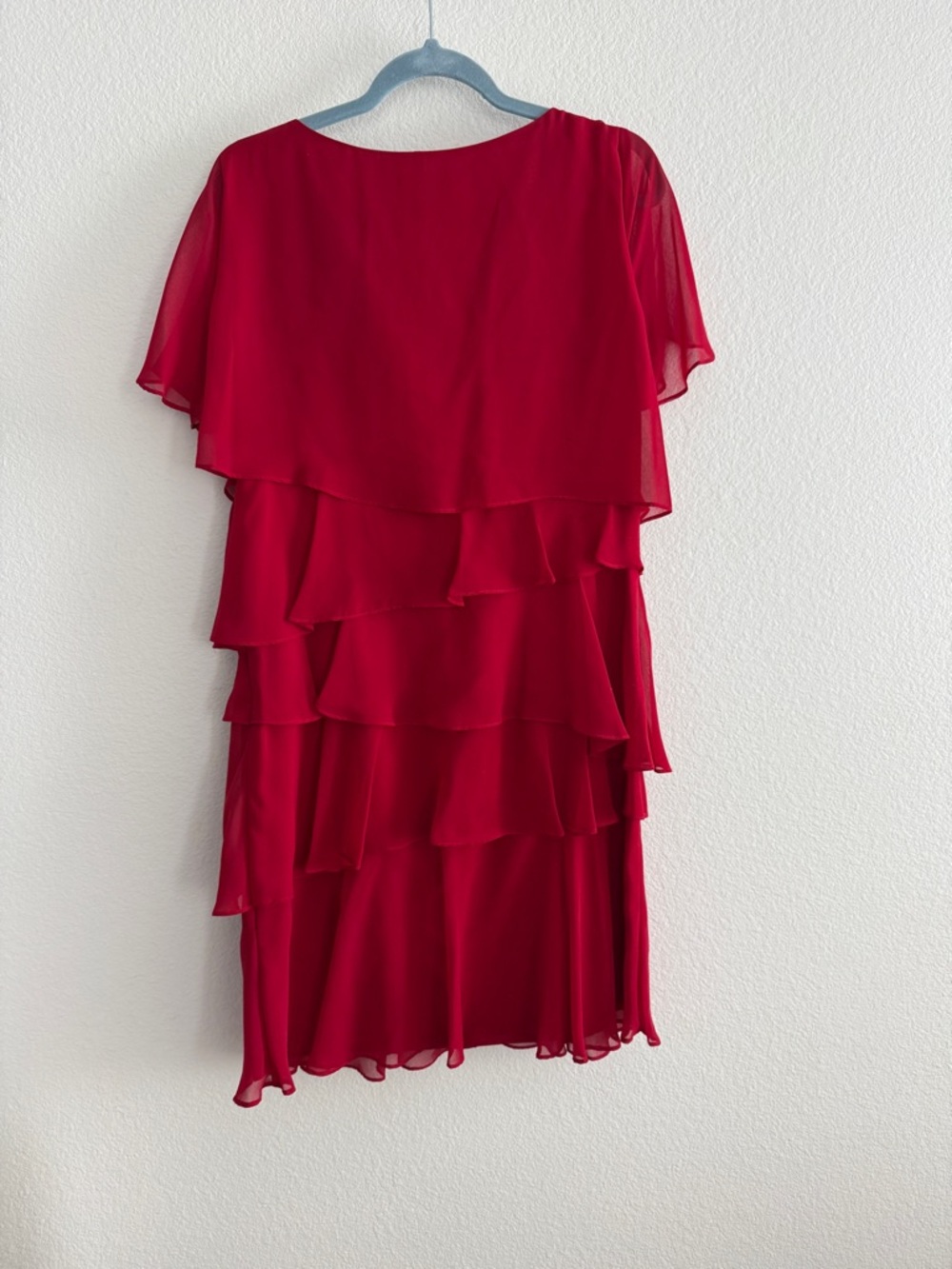 Tahari Arthur S. Levine Red Tiered Chiffon Dress Size 10 – Flowy, Lightweight - Picture 9 of 10